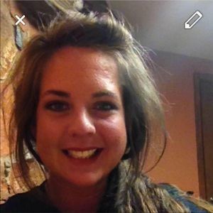 Meet your Posher, Desiree